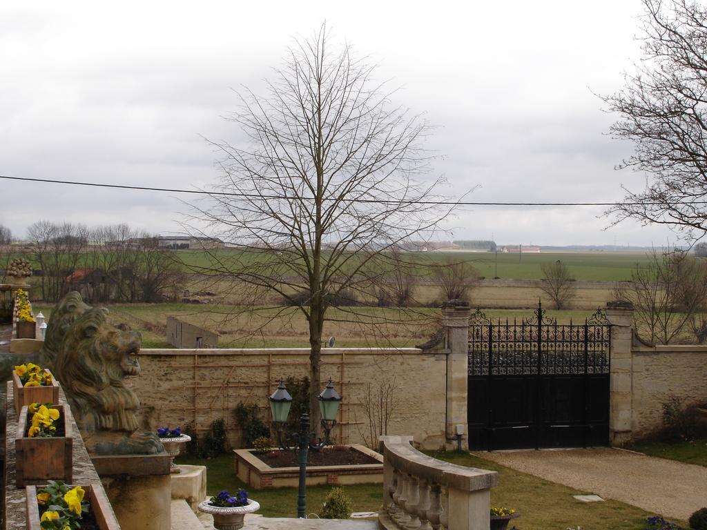 Chateau Du Jard Chaumont-en-Vexin Esterno foto